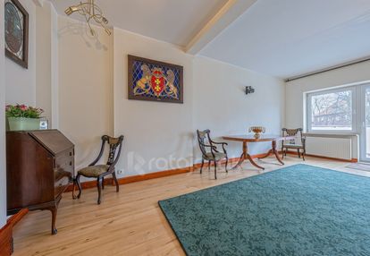 Dom 240 m² na cele biurowe lub rezydencjalne