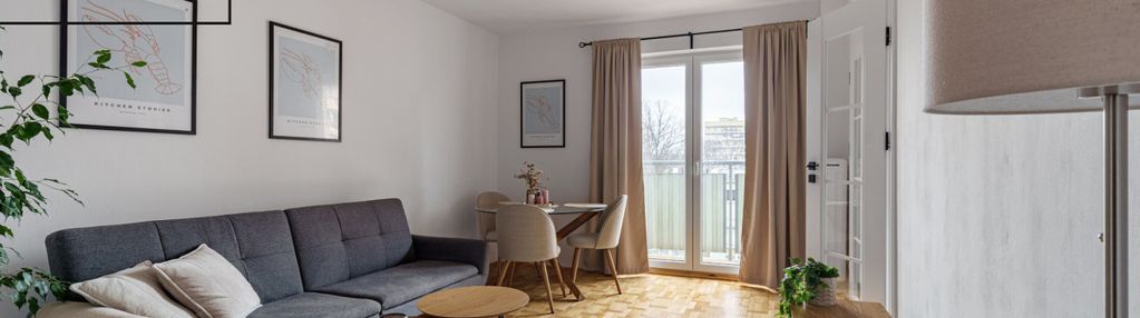 Przy metrze/balkon/oddzielna kuchnia