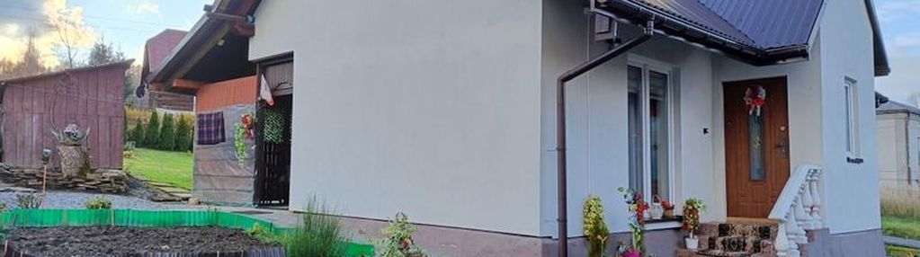 Mały biały domek izdebki -podkarpacie