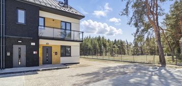 Dwupoziomowy apartament z widokiem na zieleń