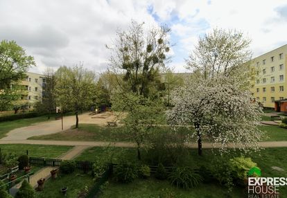 Pierwsze piętro, 4 pokoje, słoneczny stok.