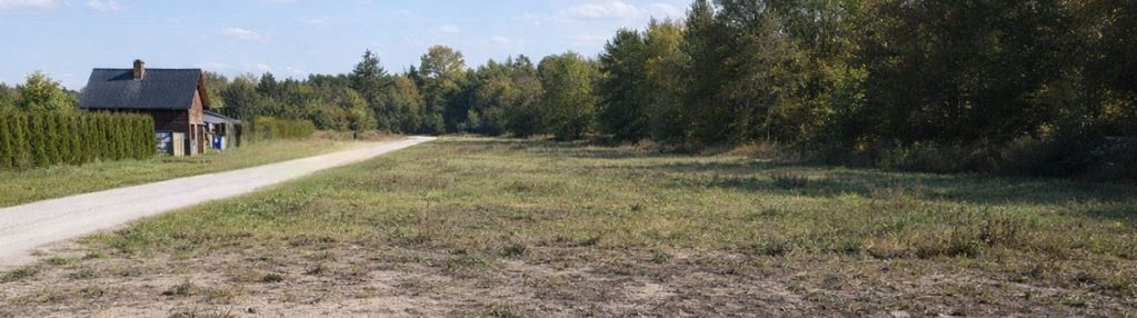 Działka, w cichej i spokojnej okolicy.