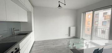 2 pokoje, balkon, iii piętro z windą, gumieńce