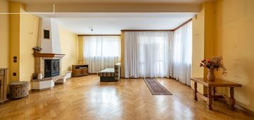 Inwestycja: dom z lokalem usługowym, okazja!