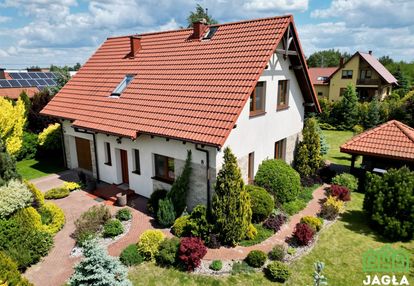 Łochowo dom godny polecenia z pięknym ogrodem
