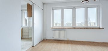 Stegny | kawalerka z opcją 2 pokoi | tramwaj