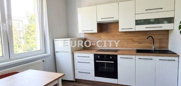 Duża kawalerka z osobną kuchnią - obornicka