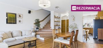 Piękny dom skrajny szereg z ogrodem i garażem