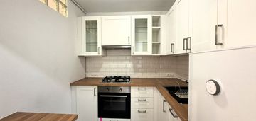 Trzy oddzielne pokoje, blisko wum