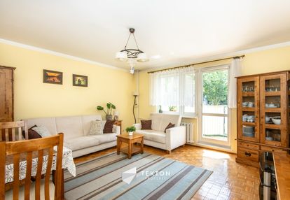 2 pokoje, balkon z ładnym  widokiem i piwnicą