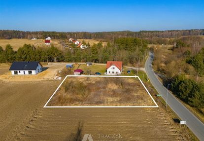 Uzbrojona działka_droga gminna asfaltowa_las