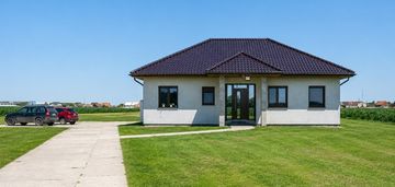 Parterowy dom z dużą działką