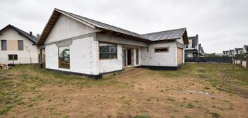Dom parterowy 136 m² | garaż 2-stan. | skowarcz