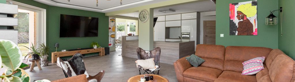 Piękna rezydencja wśród lasów i pól