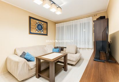 3pok (oddzielne) ok 45,5m2 os.podwawelskie