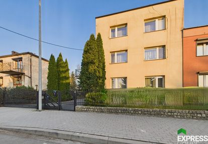 Dom 3 kondygnacje, 3 kuchnie, 3 łazienki, garaż