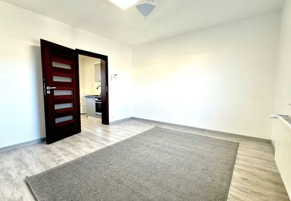 Duża kawalerka w kamienicy