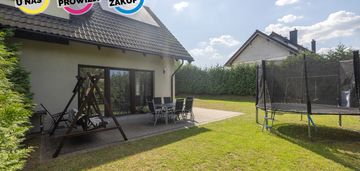 Wolnostojący dom - 800m2 działki