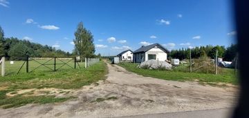 Na nowym osiedlu w pobliżu lasu