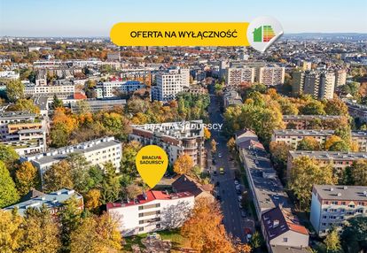 Lokal mieszkalno-usługowy w centrum.