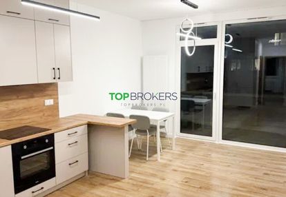 Trzy nowoczesne pokoje, ogródek, garaż