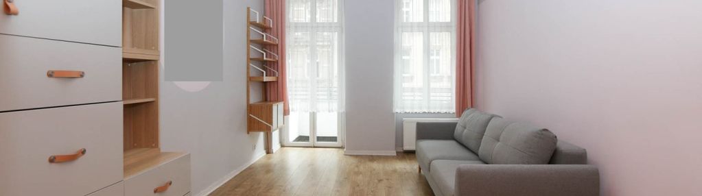 10 900 zł za m2/ 3 pokoje+ balkon+ piwnica