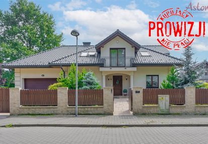 Piękny stylowy dom przy trzech stawach