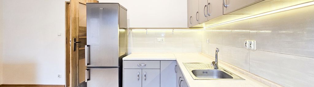 Dwa pokoje, wyposażone, świetnie skomunikowane !