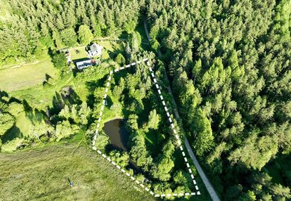 Piękna działka z "oczkiem", w sąsiedztwie zabudowa