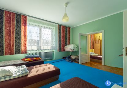 Od kwietnia | dom dla 10-12 pracowników | węgrzce