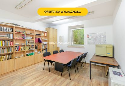 Lokal 76m2, kremerowska przy karmelickiej