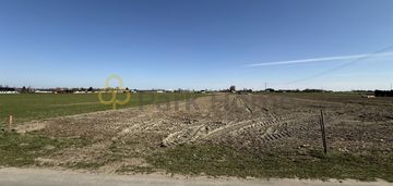 Działka (budowlana) na sprzedaż