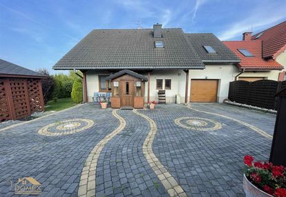 Komfortowy dom z garażem i ogrodem, kozakowice