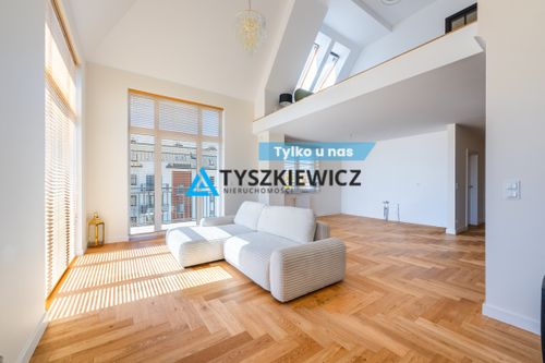 Modern penthouse-style apartment/wileńska park