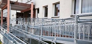 M4 z balkonem i z podjazdem dla wózków w centrum