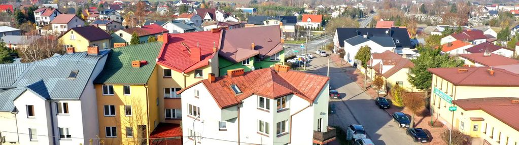 Dom z lokalem usługowym w różanie