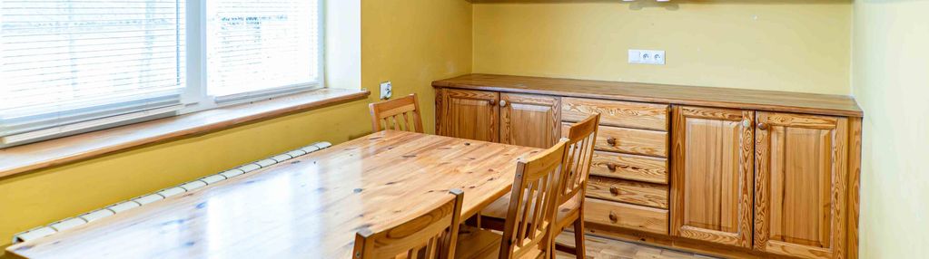 Kuńkowce - dom jednorodzinny z halą i budynkami gospodarczymi