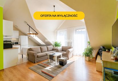 2-pok, 48 m² (ok. 60 m² po podłodze), balkon