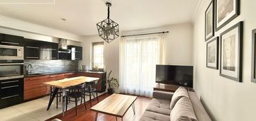 Wysoki standard/garaż, internet, komórka w cenie