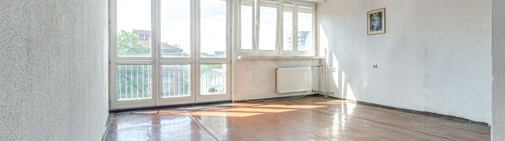 Centrum/widok na sky tower/komórka lokatorska