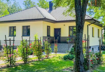 Dom z dużą działka i ogrodem - łąkoć