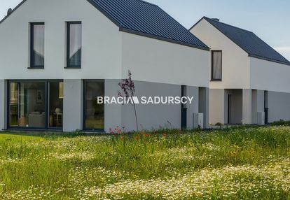 Dom wolnostojący 140 m2 z tarasem w mnikowie