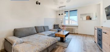 M-3 salon z aneksem i sypialnia z garderobą