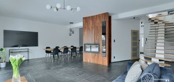 Bliźniak, narożna działka, 4 pokoje, garaż, taras.