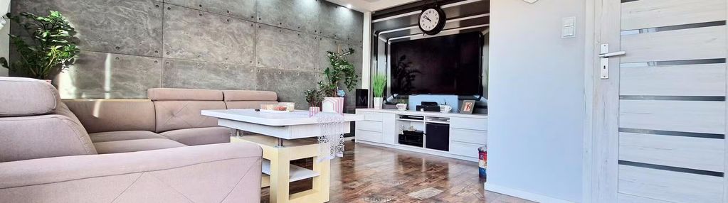 Komfortowe czteropokojowe mieszkanie z balkonem.