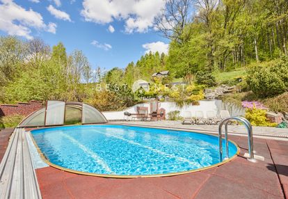 Dom z bali z basenem