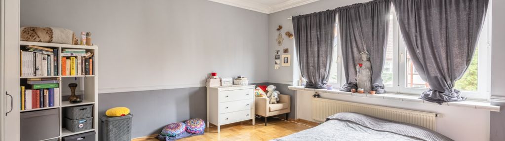 Dom ze ścianą lasy | wolnostojący | ogród | garaż