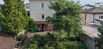 Dom z ogrodem, oddzielny garaż - ząbki przy makro