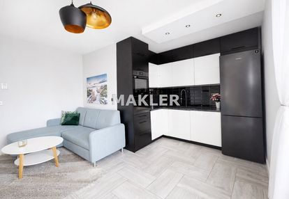 Nowoczesne mieszkanie z parkingiem i komórką