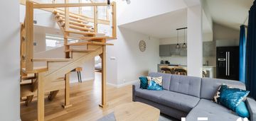 Dwupoziomowy apartament z ogrodem zimowym